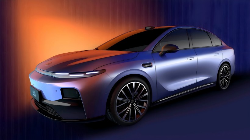 Leapmotor B01 သည်အလယ်အလတ်အရွယ်ရှိ Sedan အဖြစ်သတ်မှတ်ထားသည့် LeapmotMotor B01 သည် Shanghai Auto Show တွင်ပွဲ ဦး ထွက်တွင်ပြသခဲ့သည်။ Leapmotor B01 မော်ဒယ်၏တရားဝင်ပုံရိပ်ကိုထုတ်ပြန်ခဲ့သည်။