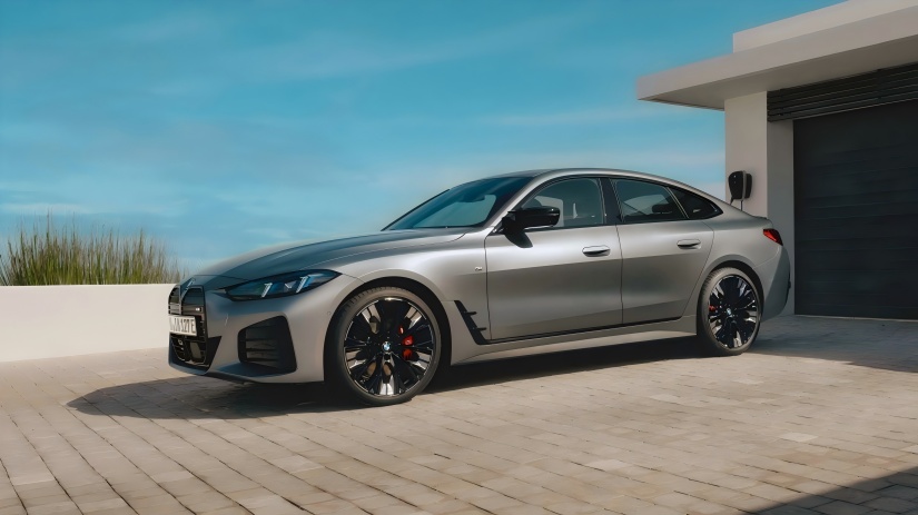 BMW i4 M60 Dethrone အသစ်ကို၎င်း၏ကိုယ်ပိုင် M3 နိုင်သလား။ မော်ဒယ်အသစ်၏တရားဝင်ပုံရိပ်များကိုထုတ်ပြန်ခဲ့သည်။ အများဆုံးပါဝါသည်မြင်းကောင်ရေ 601 အထိမြင့်တက်ခဲ့သည်။